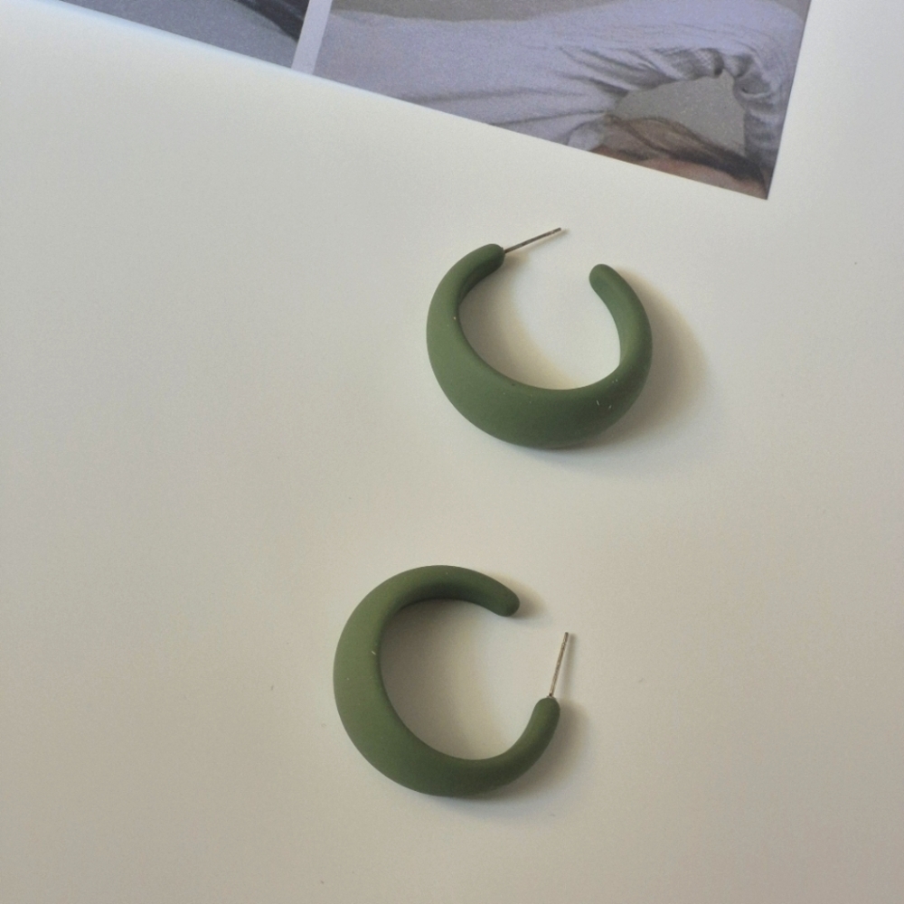 Elegant Green Hoop Earrings